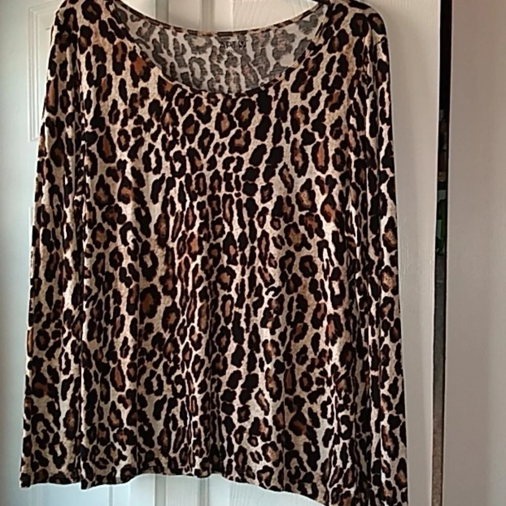 Apt 9 leopard print long sleeve - Picture 4 of 5